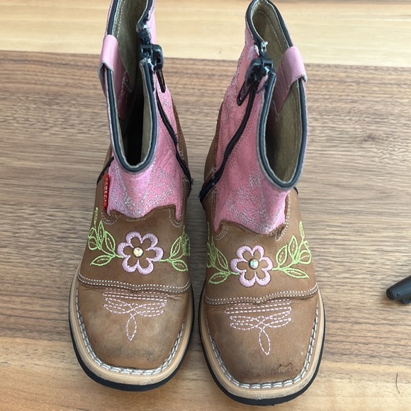 Girls boots size 14 14/12 see pictures. Carlos Boots Infant Toddler Girls - Picture 10 of 16